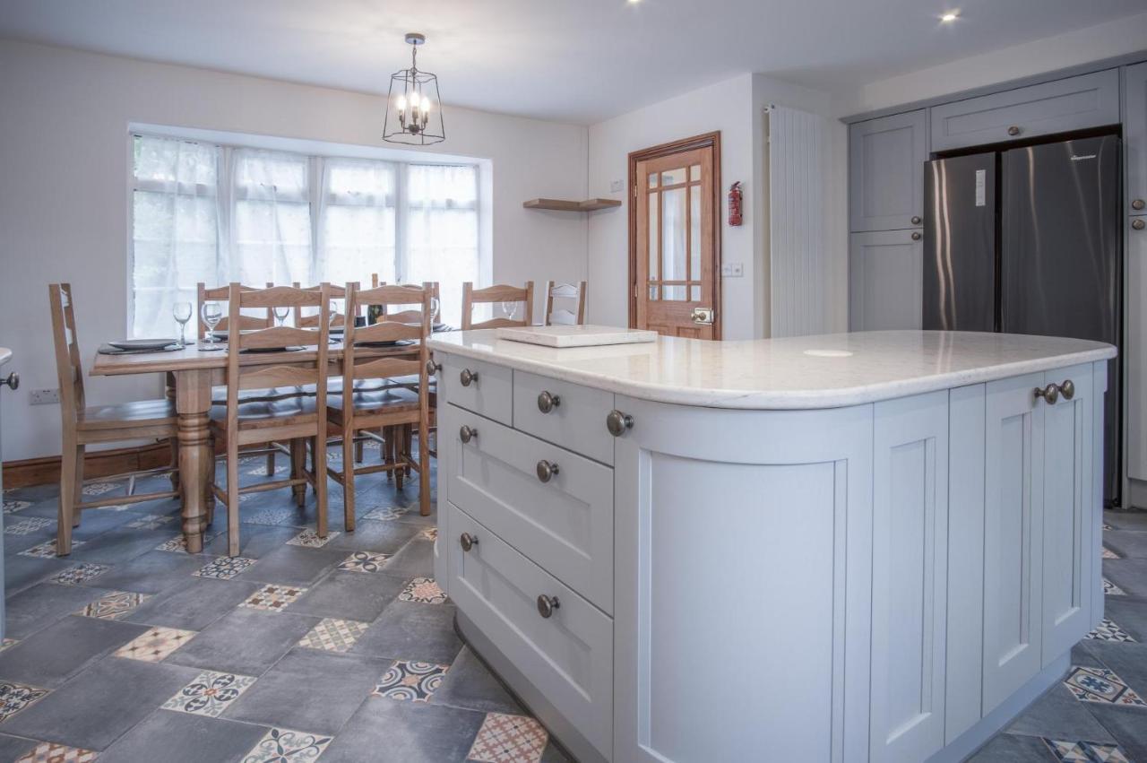 Pendeilo Villa - 5 Bedroom Holiday Home - Amroth Buitenkant foto